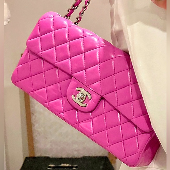 ⭐️ Authentic CHANEL Bag ⭐️ - Picture 1 of 16